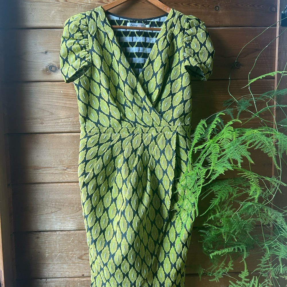 Elegant Green and Black Patterned Dress